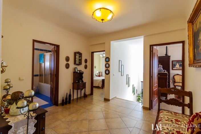 Image No.34-5 Bed Villa for sale