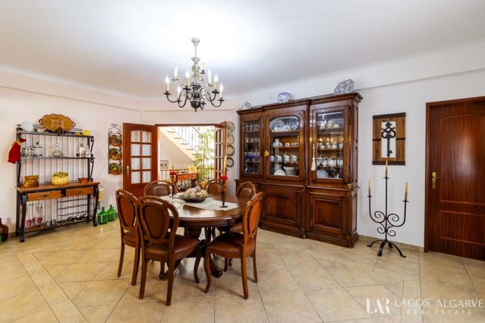 Image No.8-5 Bed Villa for sale