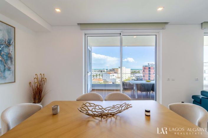 Image No.21-3 Bed Apartment for sale