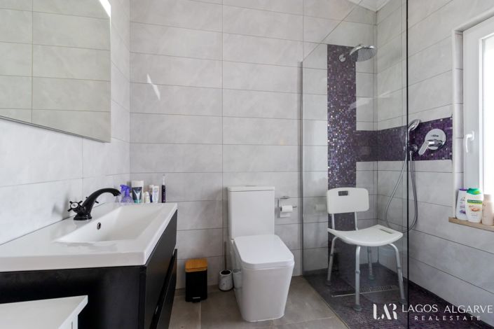 Image No.19-3 Bed Villa for sale