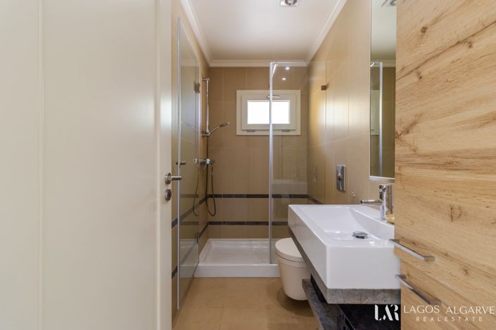 Image No.15-2 Bed Villa for sale