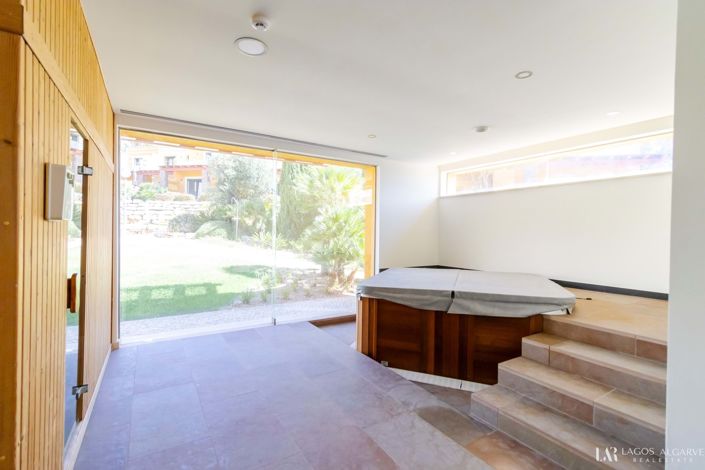 Image No.29-2 Bed Villa for sale