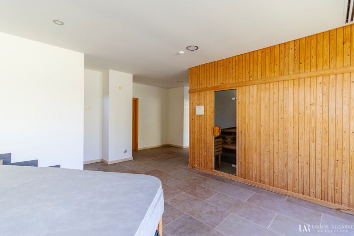 Image No.30-2 Bed Villa for sale