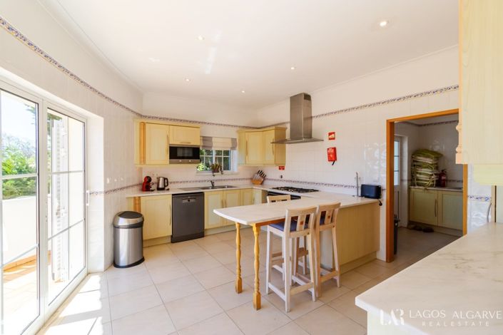 Image No.14-5 Bed Villa for sale