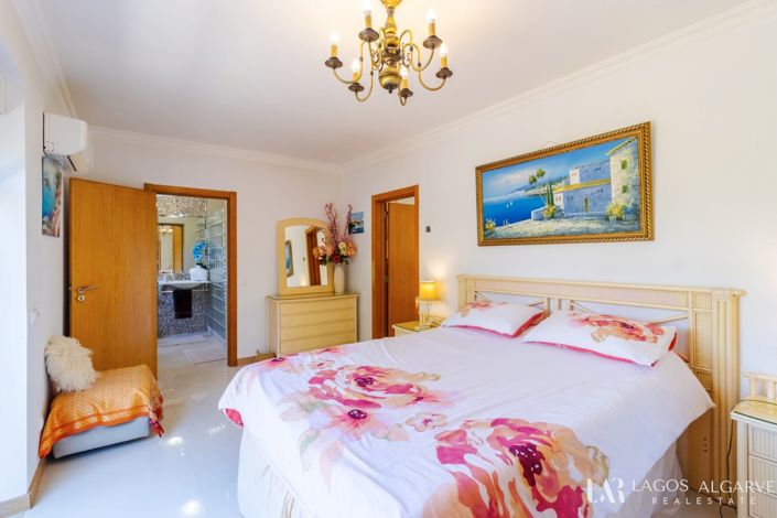 Image No.29-3 Bed Villa for sale