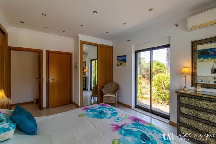 Image No.33-3 Bed Villa for sale