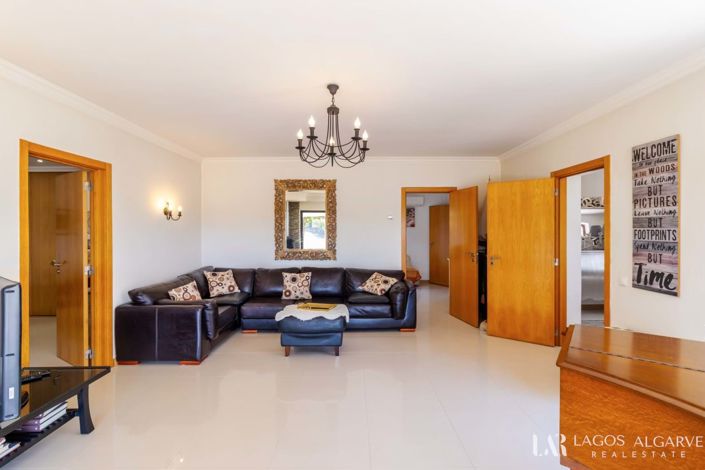 Image No.37-3 Bed Villa for sale