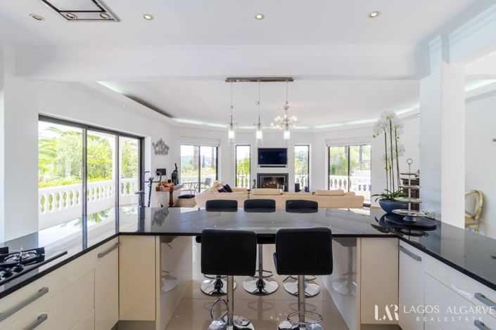 Image No.10-3 Bed Villa for sale