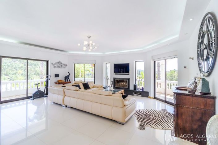 Image No.11-3 Bed Villa for sale