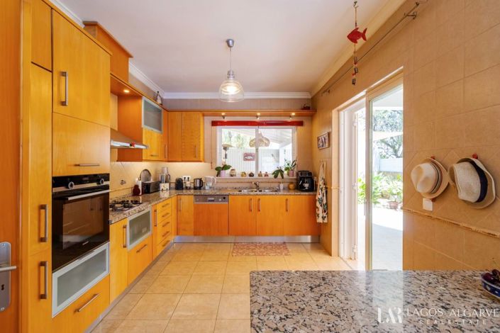 Image No.12-4 Bed Villa for sale