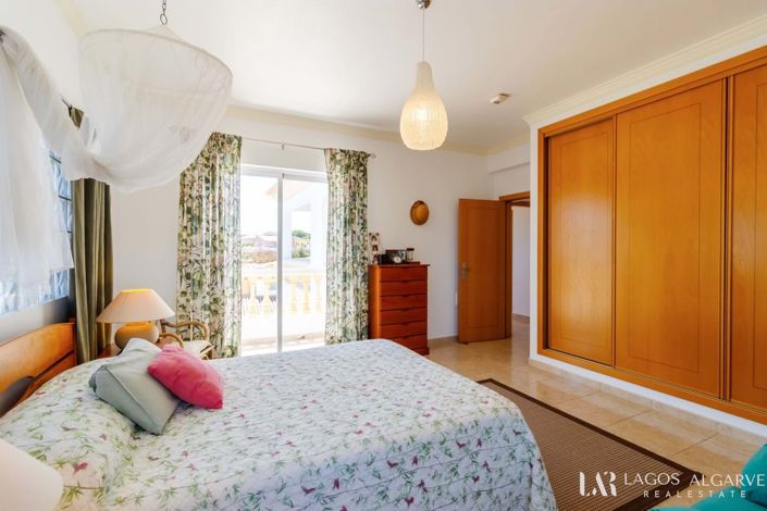 Image No.35-4 Bed Villa for sale