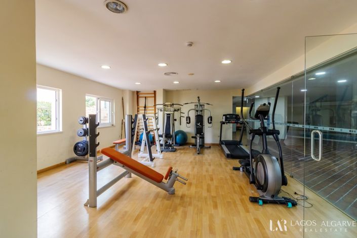 Image No.24-2 Bed Apartment for sale