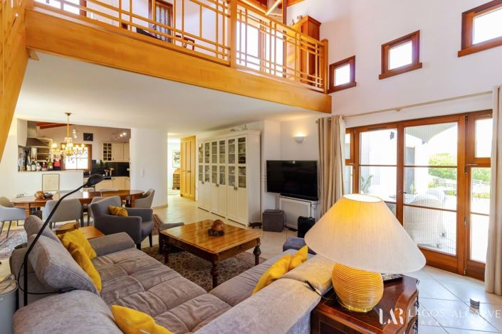 Image No.9-3 Bed Villa for sale