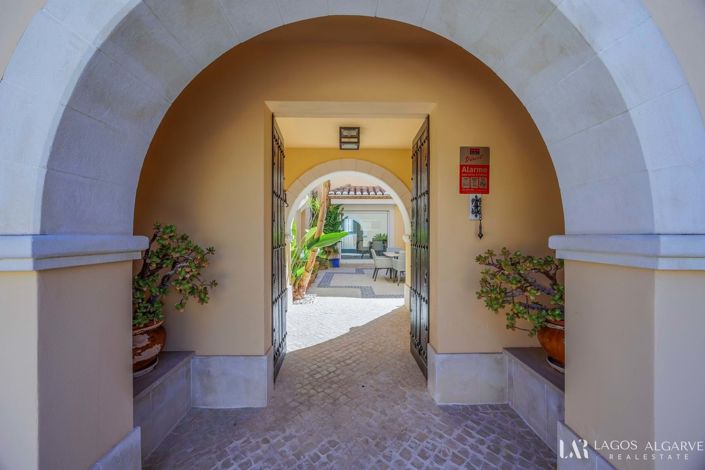 Image No.4-4 Bed Villa for sale