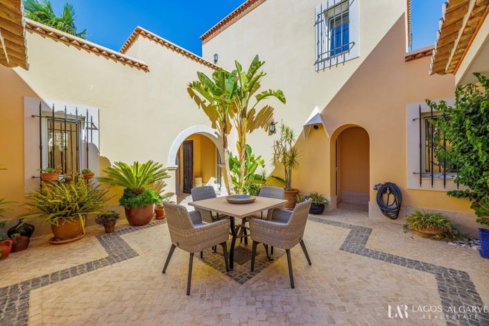 Image No.5-4 Bed Villa for sale