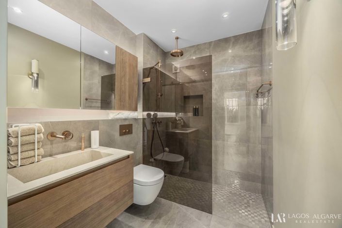 Image No.43-4 Bed Villa for sale