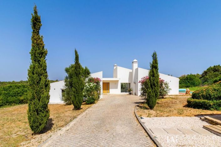 Image No.1-4 Bed Villa for sale