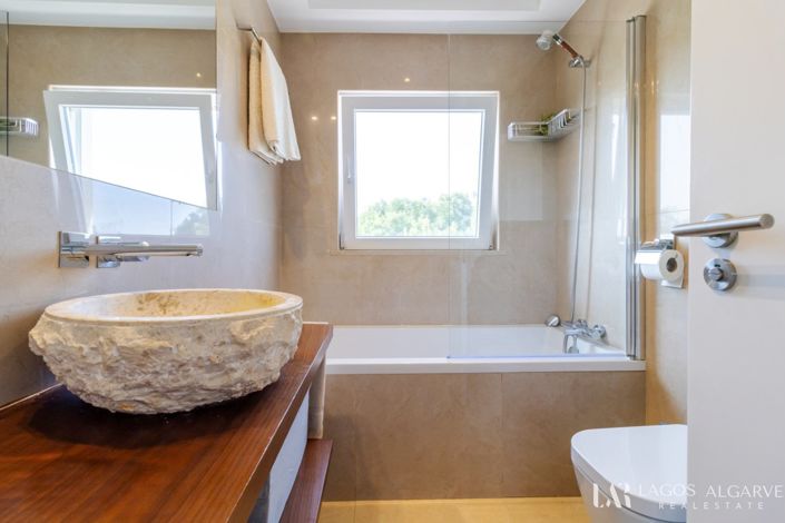 Image No.25-4 Bed Villa for sale