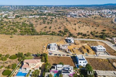 4507-710677-f3f118e7c37f7f368f07435f1da9c3e2a