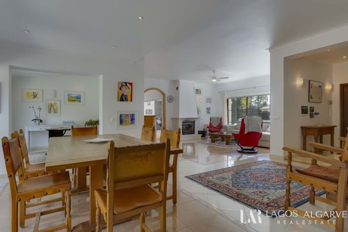 Image No.10-3 Bed Villa for sale