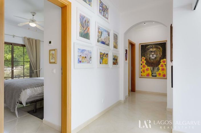 Image No.19-3 Bed Villa for sale