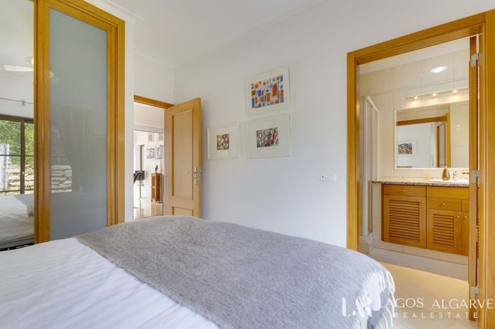 Image No.29-3 Bed Villa for sale