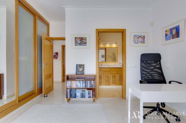 Image No.32-3 Bed Villa for sale