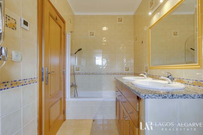 Image No.34-3 Bed Villa for sale