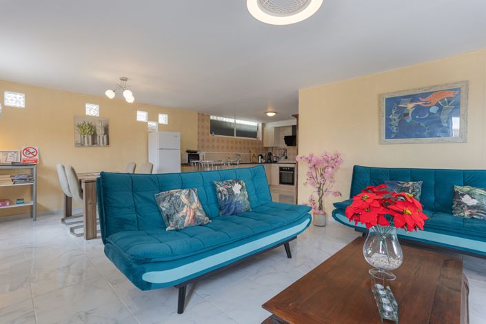 Image No.17-5 Bed Property for sale