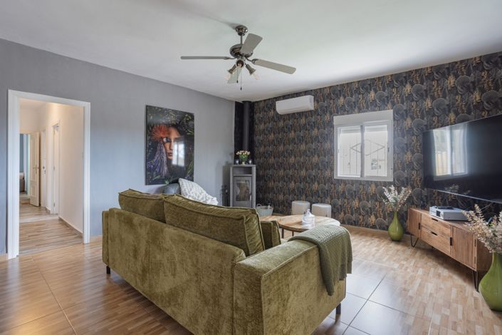 Image No.2-5 Bed Property for sale