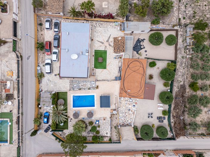 Image No.25-5 Bed Property for sale