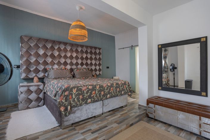 Image No.4-5 Bed Property for sale