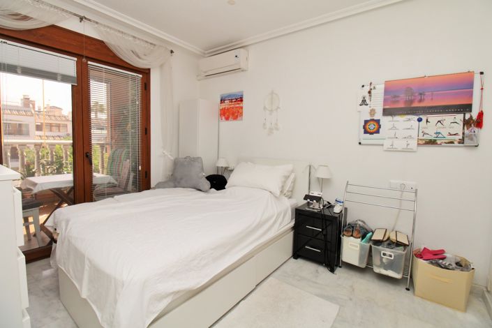 Image No.13-2 Bed Property for sale