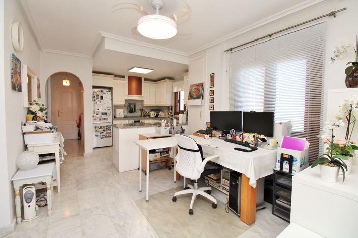 Image No.10-2 Bed Property for sale