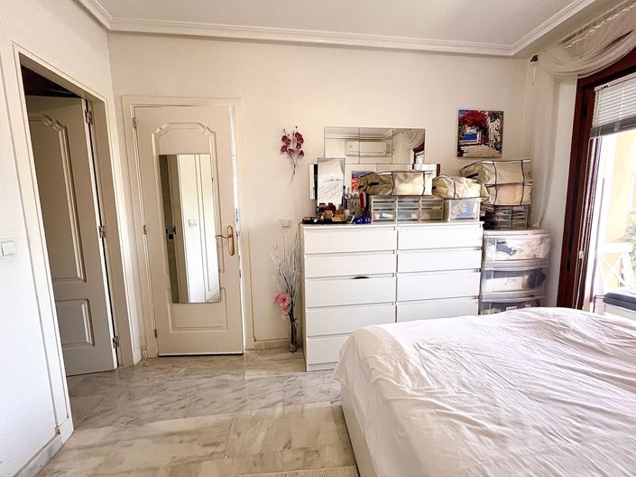 Image No.11-2 Bed Property for sale