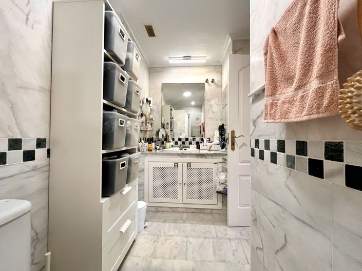 Image No.12-2 Bed Property for sale