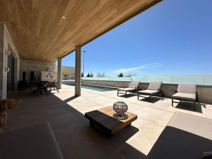 Image No.1-4 Bed Villa for sale
