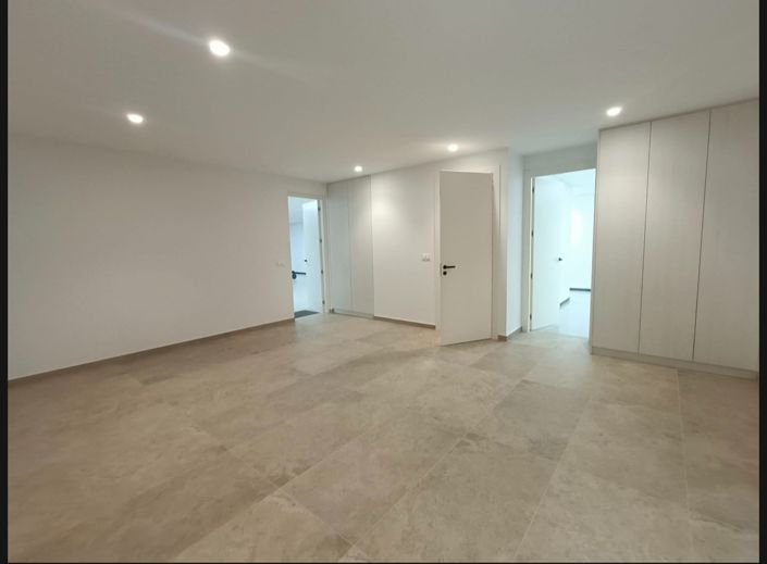 Image No.47-4 Bed Villa for sale