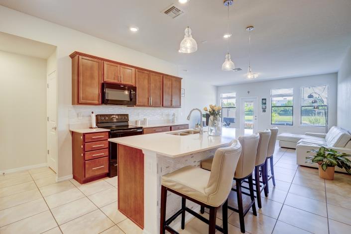 Image No.10-3 Bed Townhouse for sale