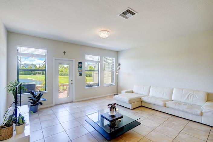 Image No.13-3 Bed Townhouse for sale