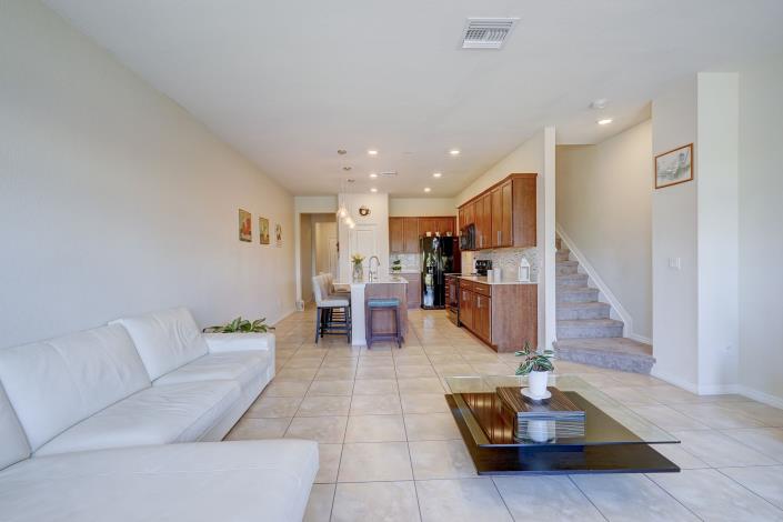 Image No.15-3 Bed Townhouse for sale