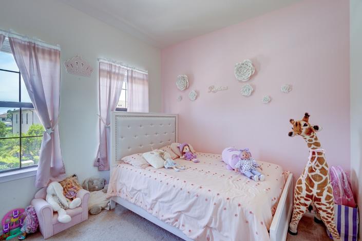 Image No.17-3 Bed Townhouse for sale