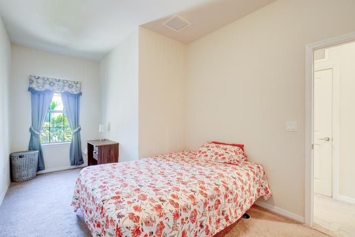 Image No.19-3 Bed Townhouse for sale