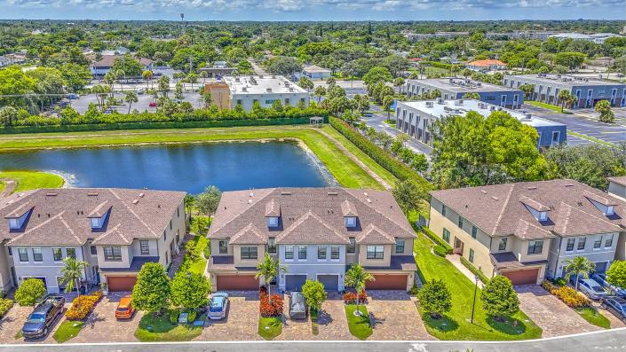 Image No.5-3 Bed Townhouse for sale