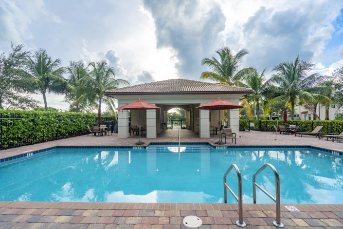 Image No.23-3 Bed Townhouse for sale