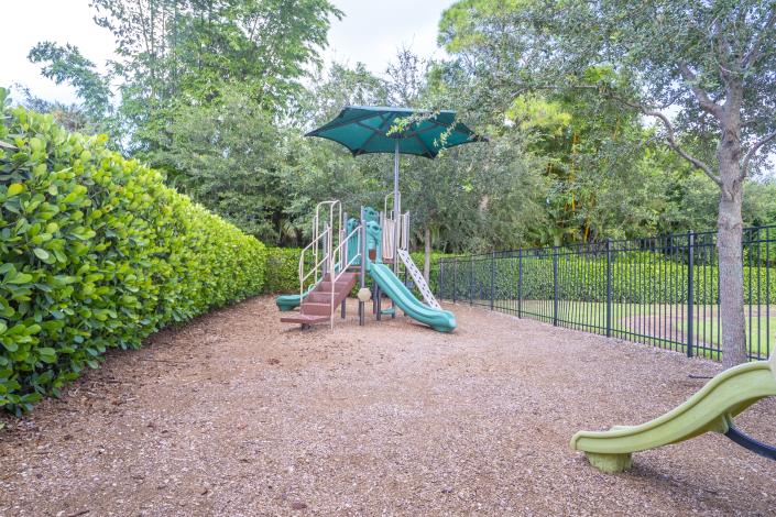 Image No.25-3 Bed Townhouse for sale