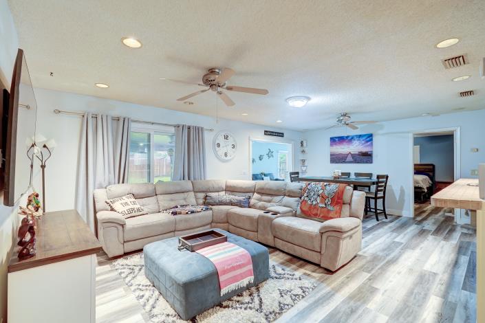 Image No.11-3 Bed House for sale