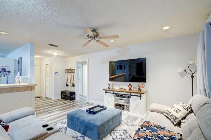 Image No.10-3 Bed House for sale