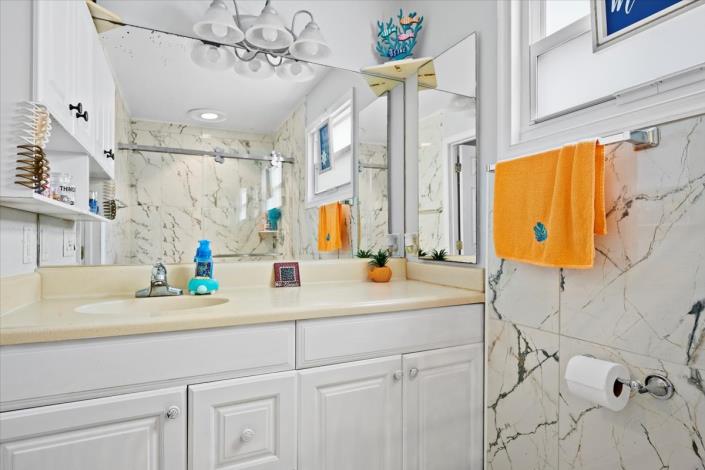 Image No.22-3 Bed House for sale