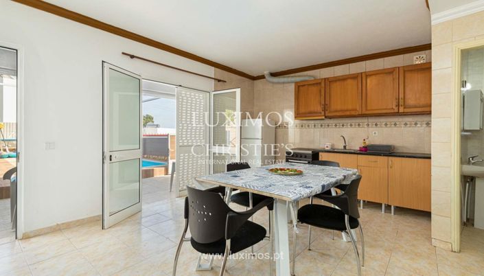 Image No.20-10 Bed Villa for sale